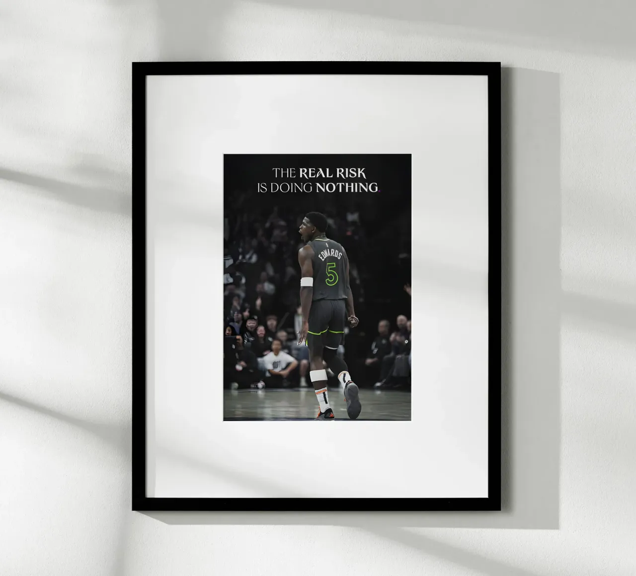"The real risk is doing nothing." poster con telaio in legno da Type & Tape