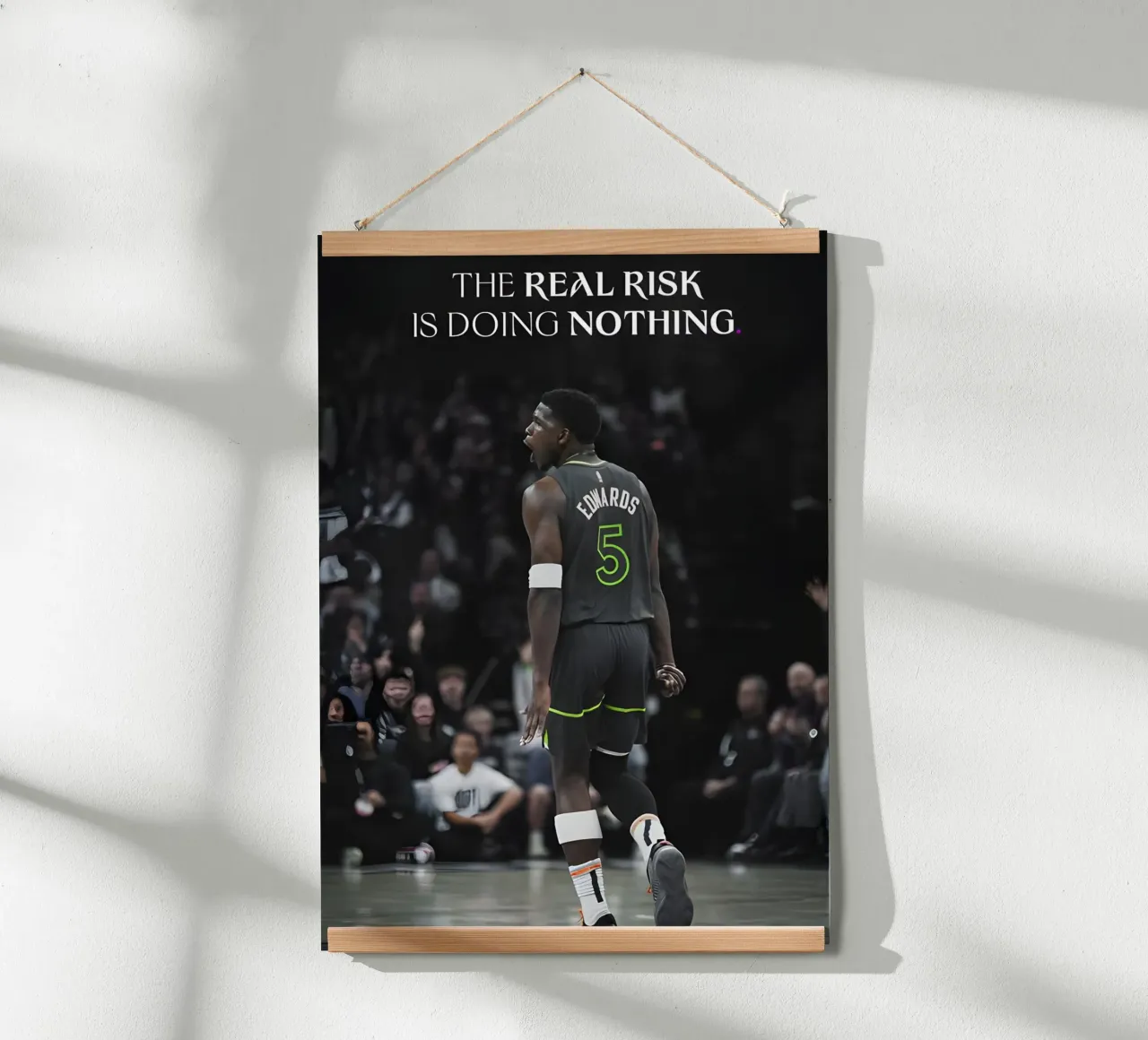 "The real risk is doing nothing." poster con telaio in legno da Type & Tape