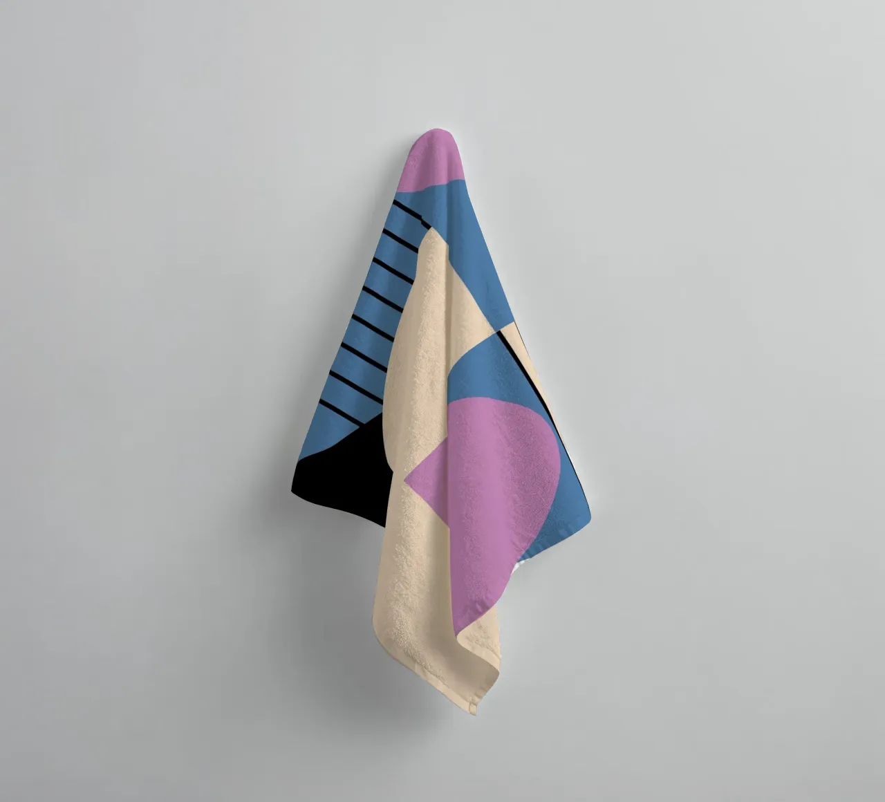 Art Deco Geometrie – Modern Abstract Shapes towel by Casa Calm