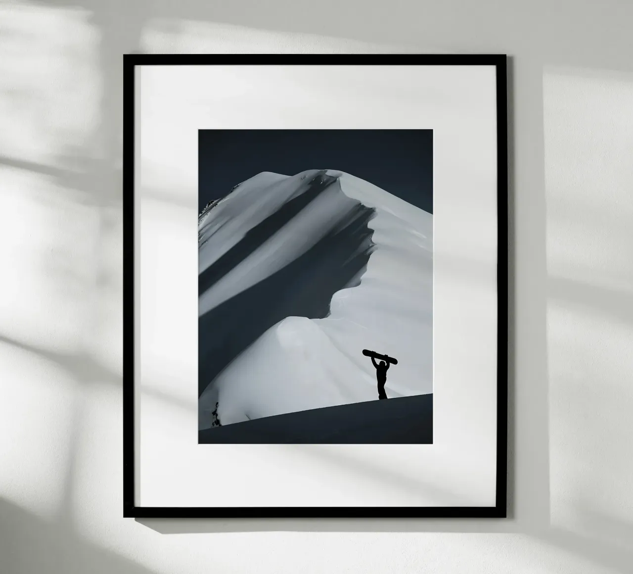 Snowboarder Face à la Montagne poster con telaio in plastica da GameDay Studio