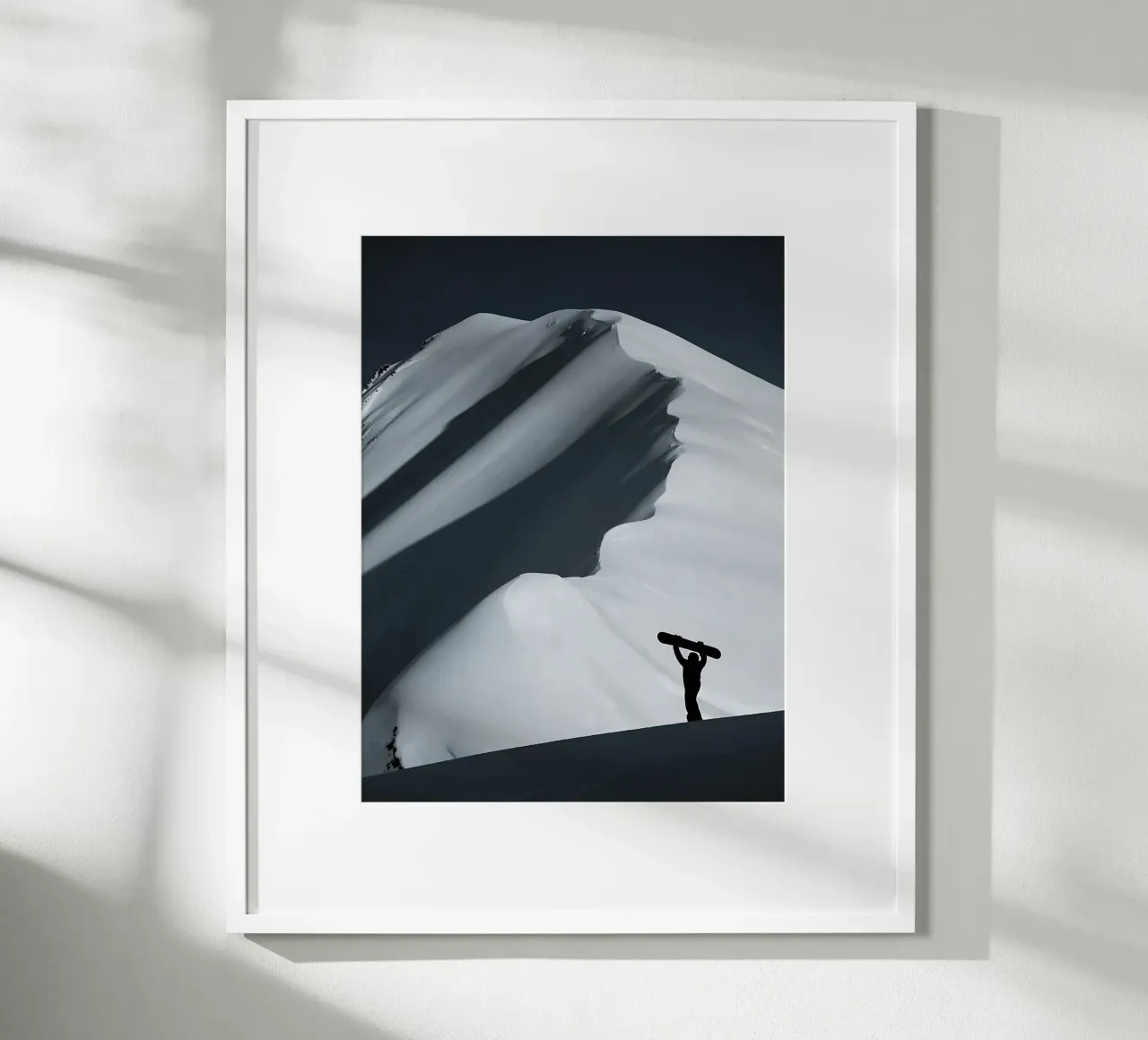 Snowboarder Face à la Montagne poster con telaio in plastica da GameDay Studio