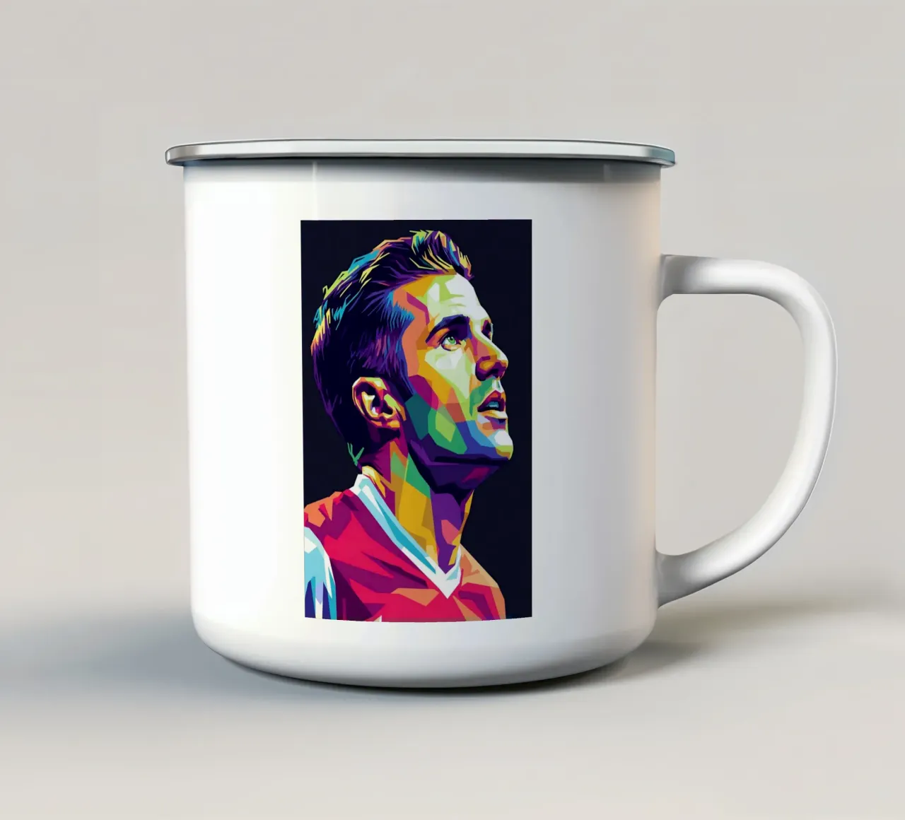 Ritratto pop art di Robin Van Persie tazza in smalto da Hantamrata