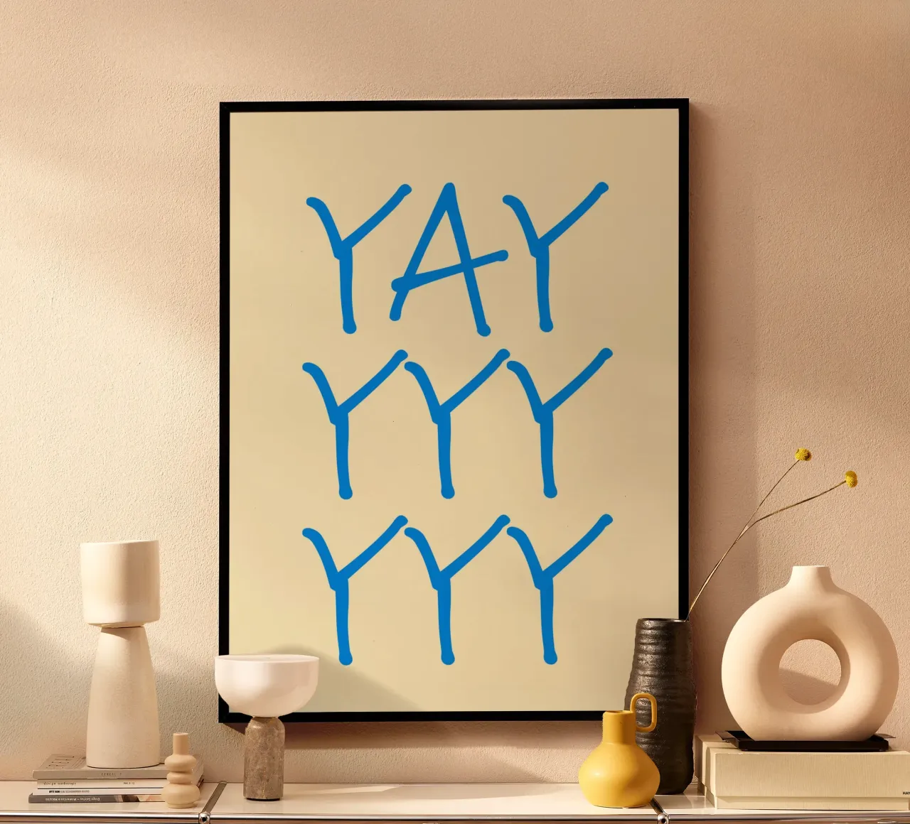 Yay 11 poster con telaio in legno da The Type Club Tokyo