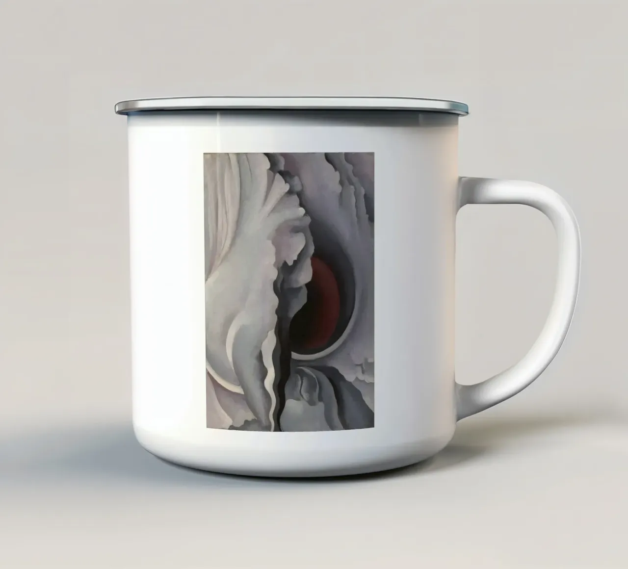 Georgia O'Keeffe - Iris nero tazza in smalto da Chérie Prints
