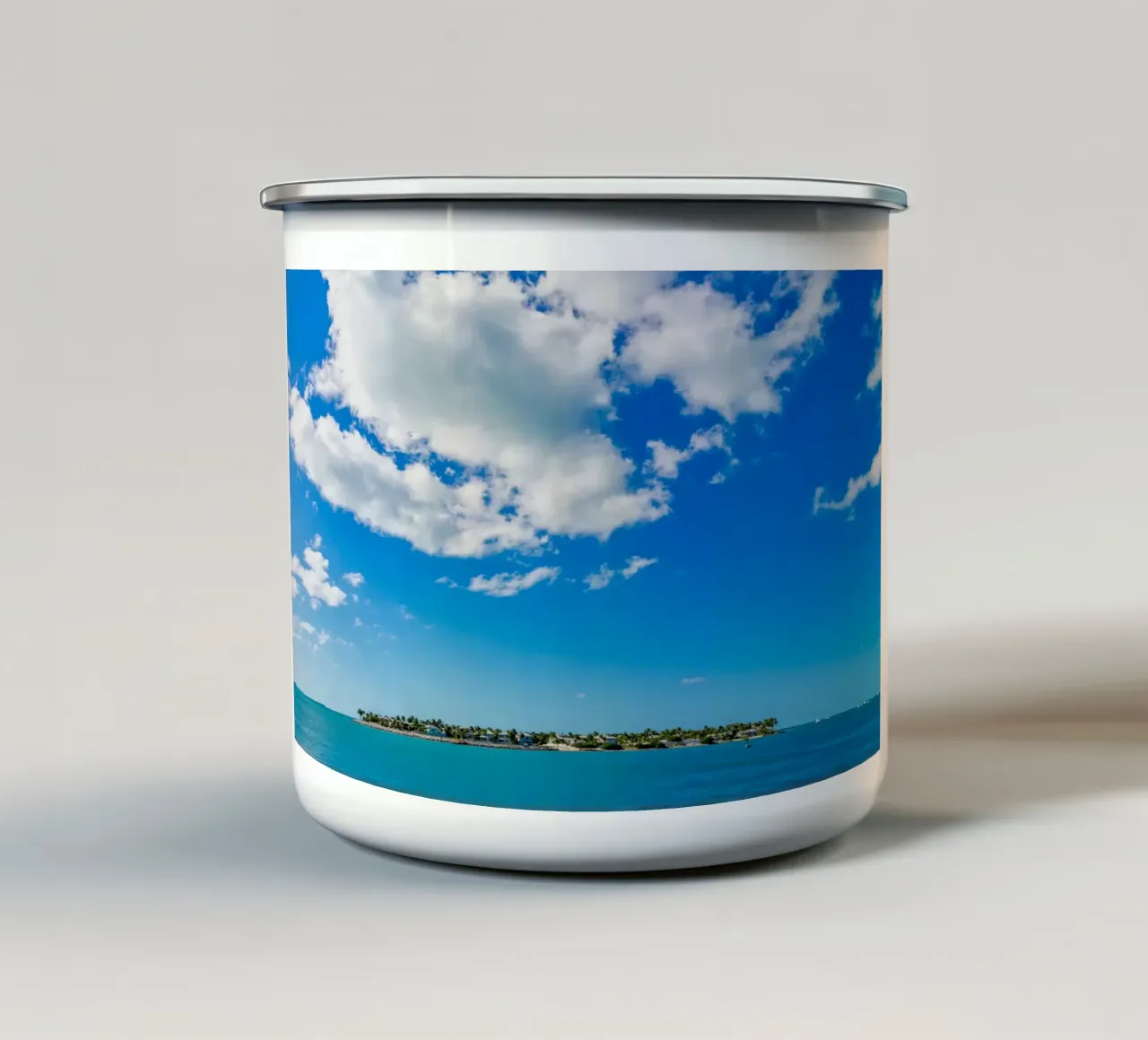 Isola sul mare tazza in smalto da anderm