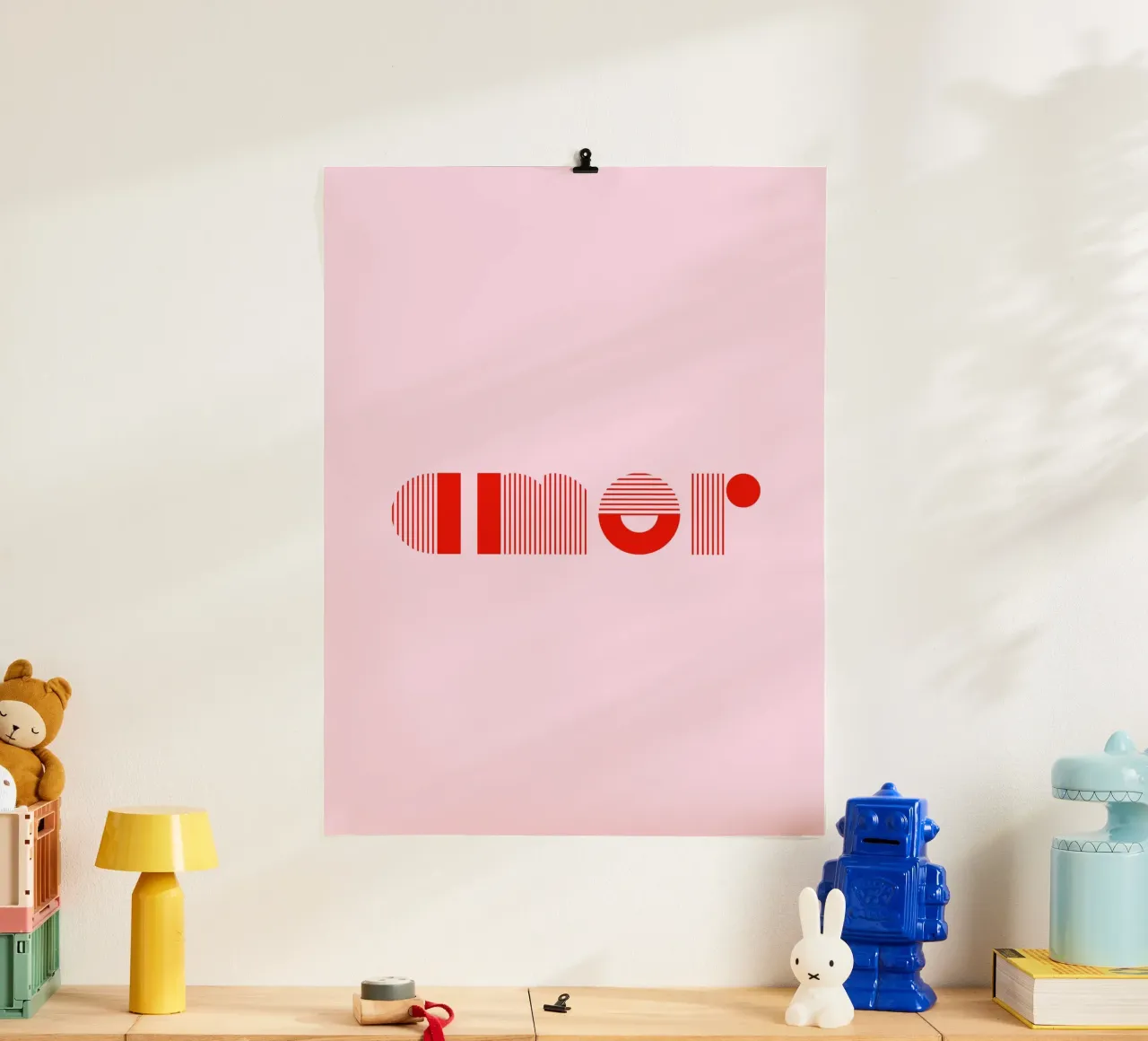 Amor 1 poster con telaio in alluminio da The Type Club Tokyo