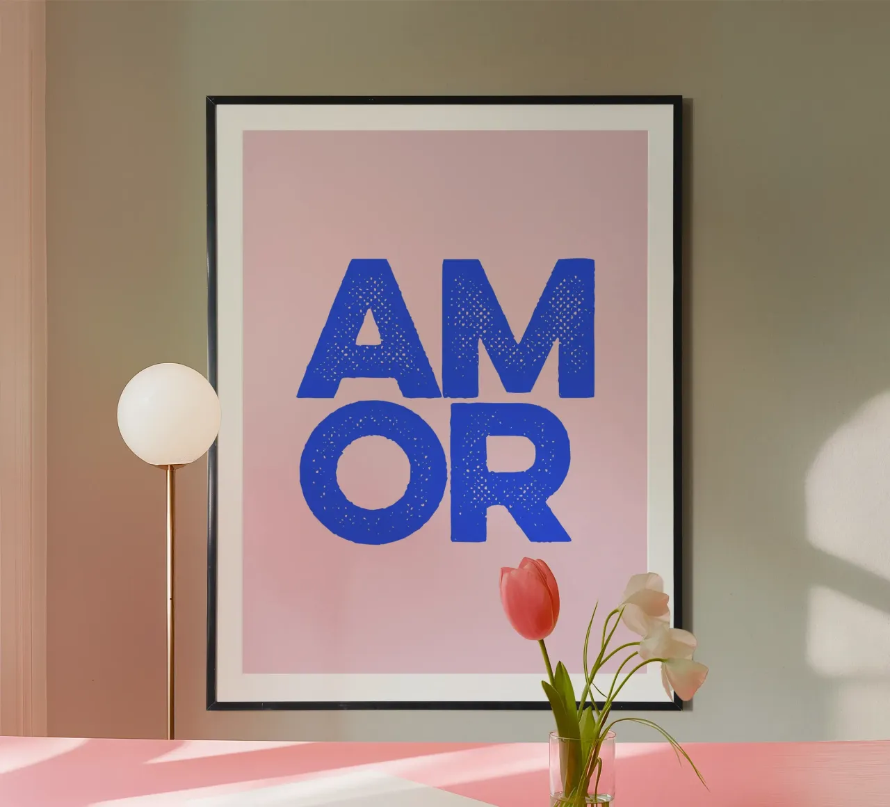 Amor 4 poster con telaio in legno da The Type Club Tokyo