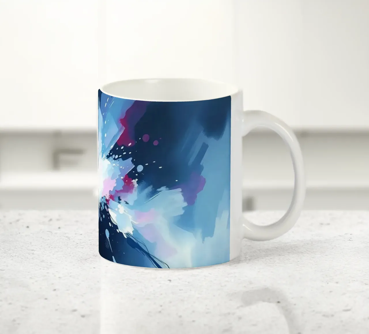 Pittura astratta con pennellate bianche, blu e rosse tazza in ceramica da DesignDoodle
