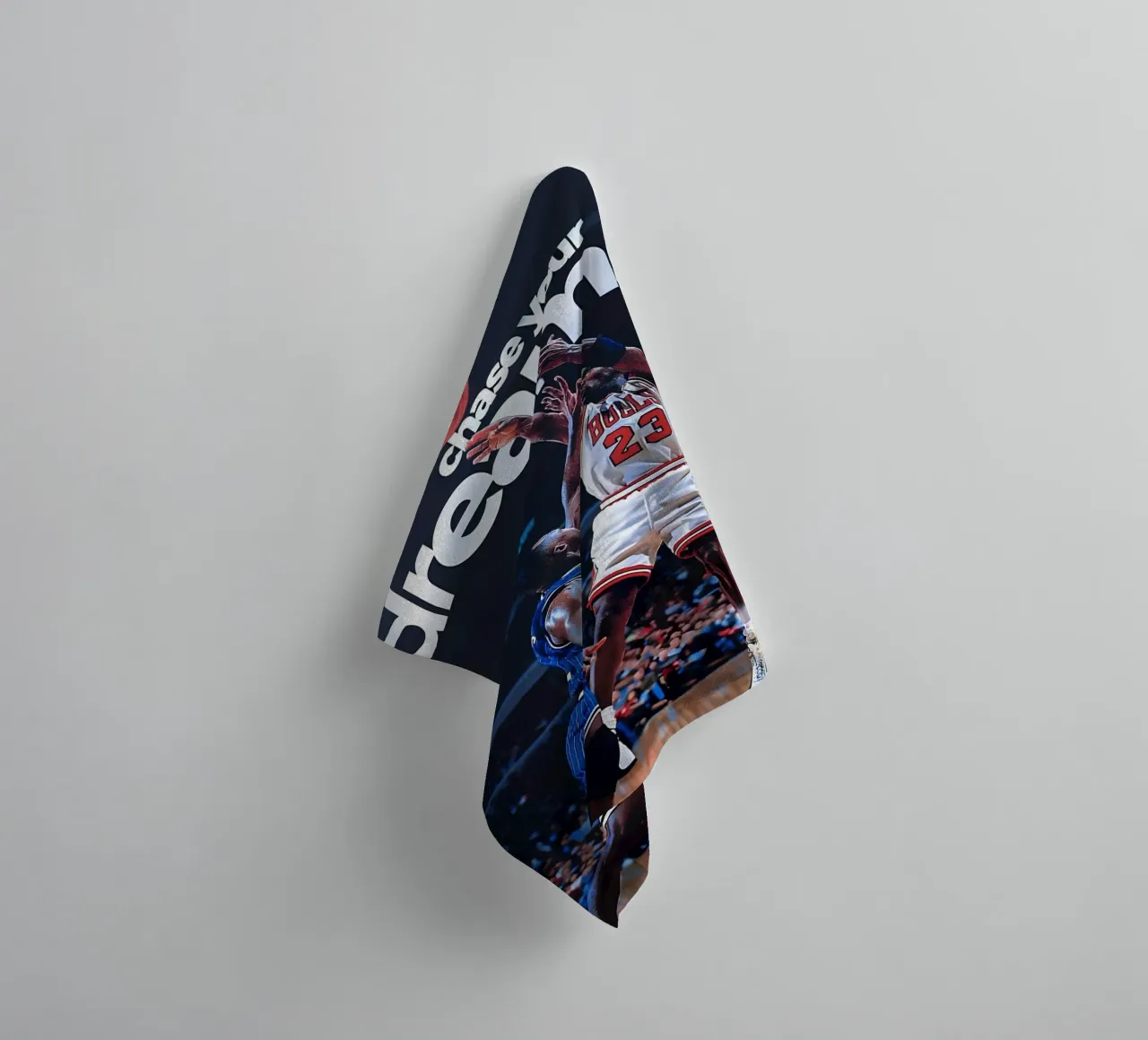 chase your dreams asciugamano da bagno da Type & Tape