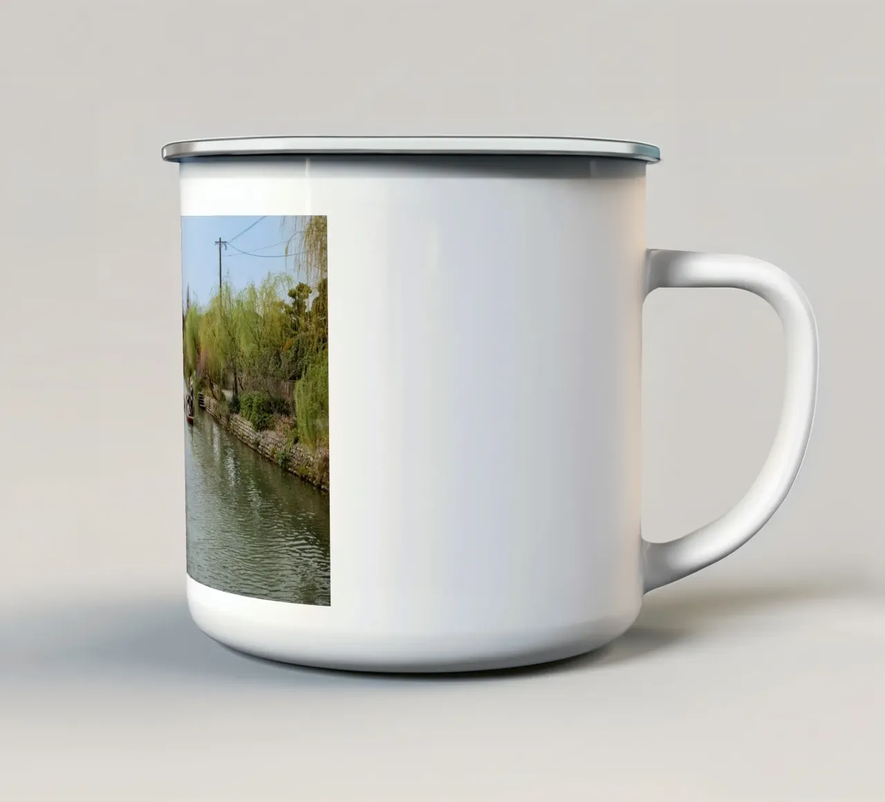 Canale dei ciliegi in fiore a Yanagawa, Giappone tazza in smalto da Marcel Bisig
