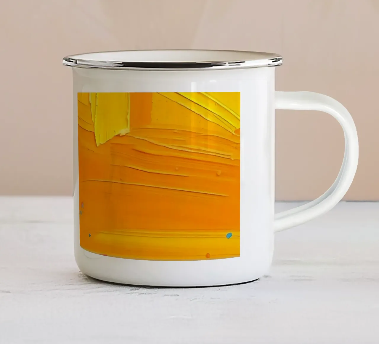 Pittura astratta con pennellate di arancione, giallo, blu e rosso tazza in smalto da DesignDoodle