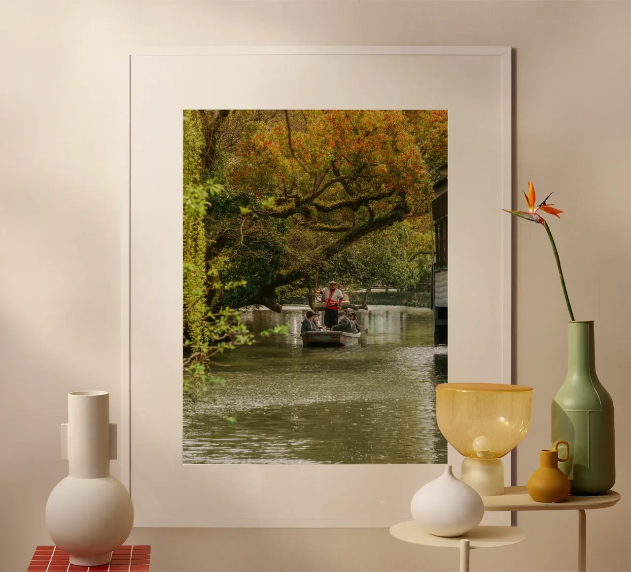 Giro in barca d'autunno a Yanagawa, Giappone poster con telaio in alluminio da Marcel Bisig