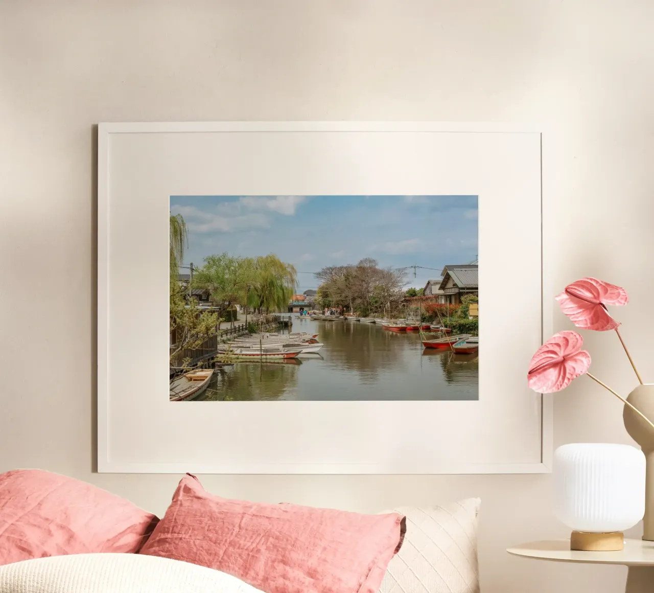 Porto canale a Yanagawa, Giappone poster con telaio in legno da Marcel Bisig