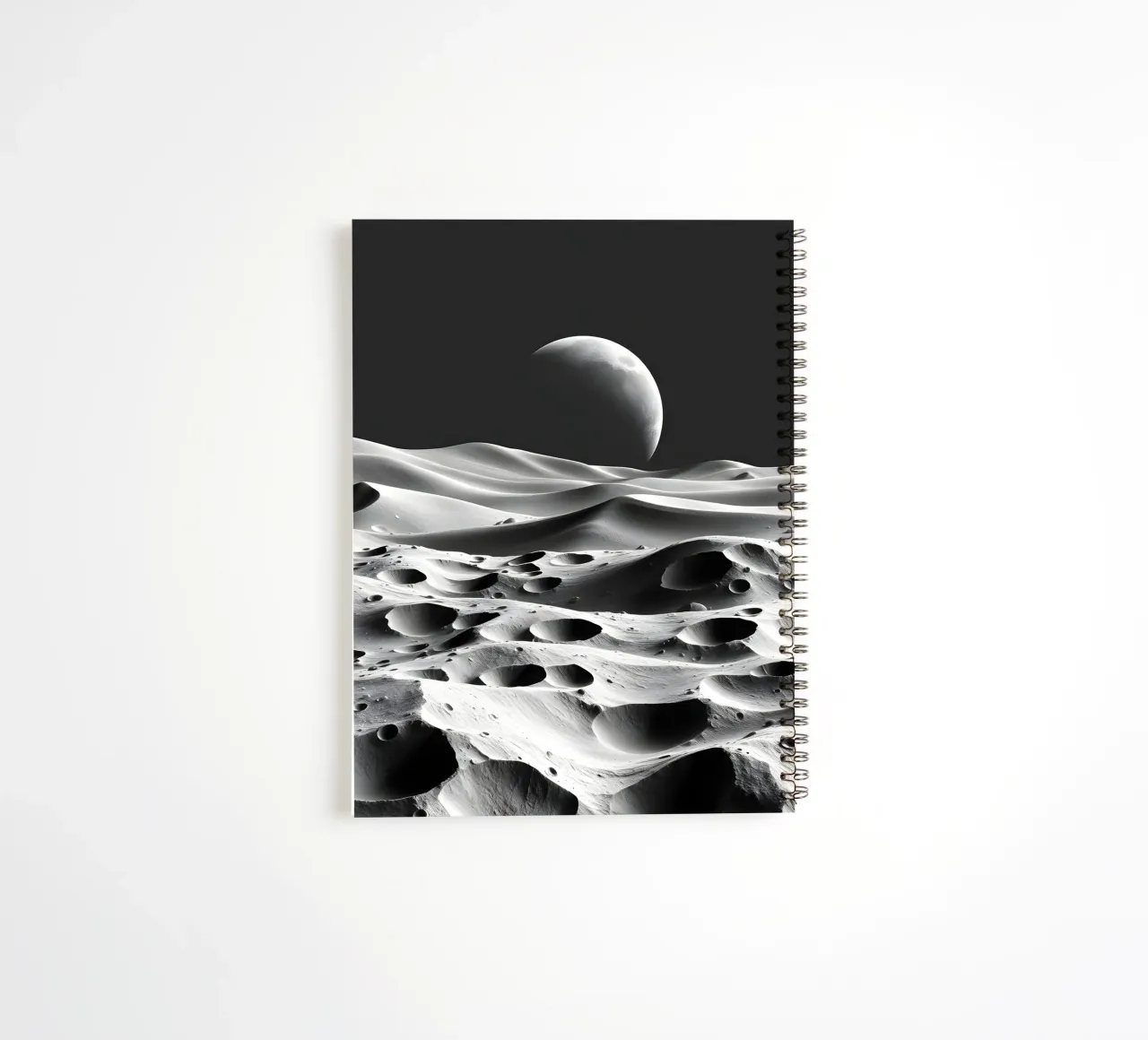 Paesaggio lunare monocromatico, crateri e dune astratte diario ad anelli da Artistic-shop