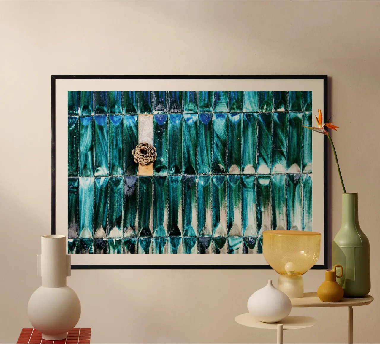 Muro di piastrelle blu con pigna - Stampa astratta testurizzata poster con telaio in legno da jay