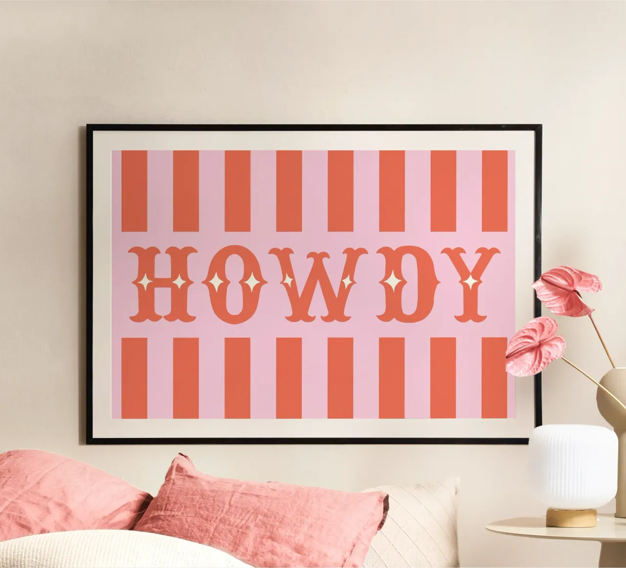 Howdy – Western Typography Print in Coral and Pink poster con telaio in plastica da Vivdesign