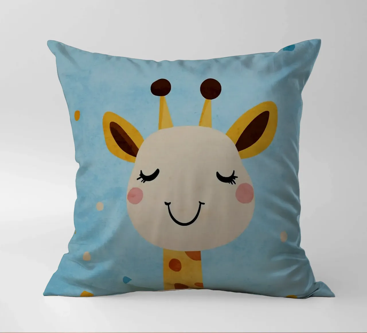 giraffa che sorride macchie occhi chiusi cuscino da Courtney Ohling