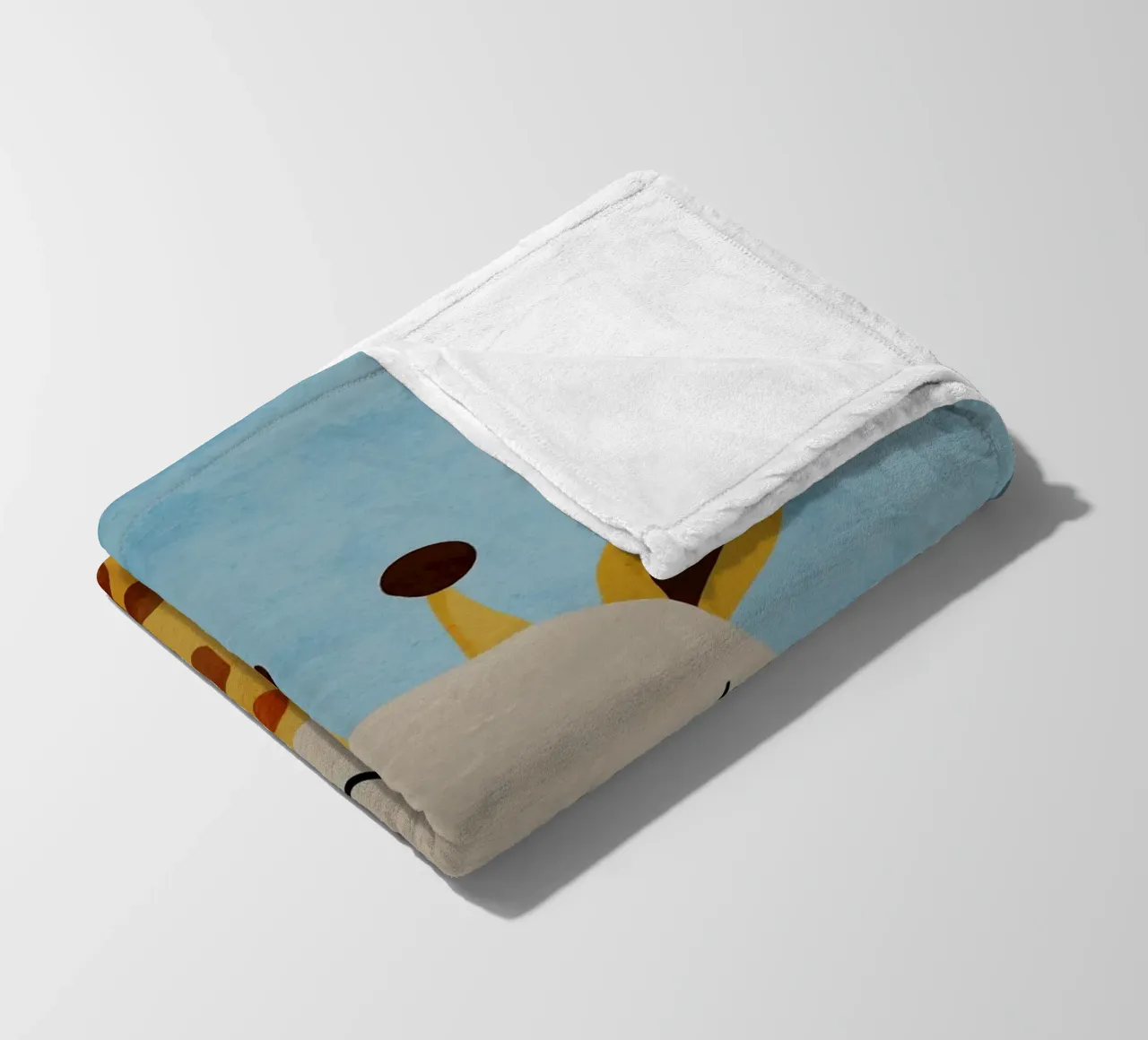 giraffa che sorride macchie occhi chiusi coperta in pile da Courtney Ohling