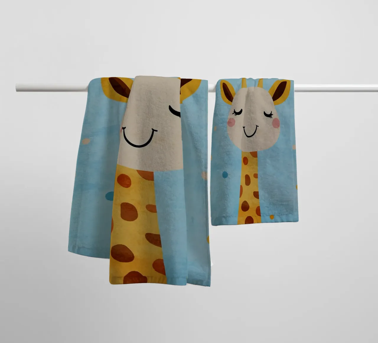 giraffa che sorride macchie occhi chiusi asciugamano da bagno da Courtney Ohling