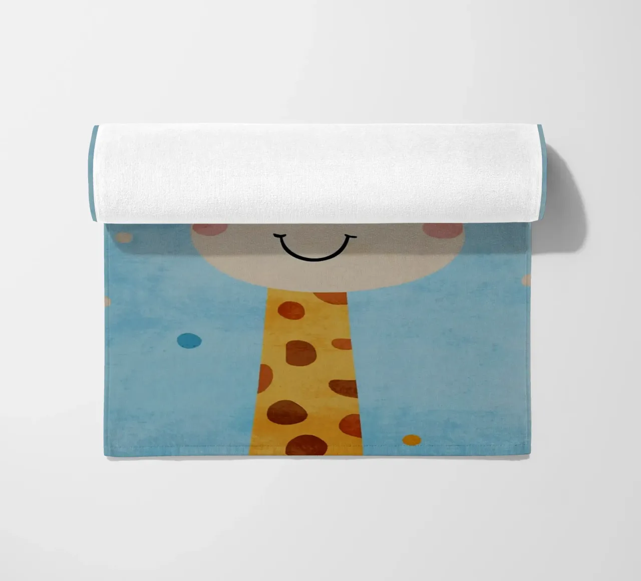 giraffa che sorride macchie occhi chiusi telo mare da Courtney Ohling