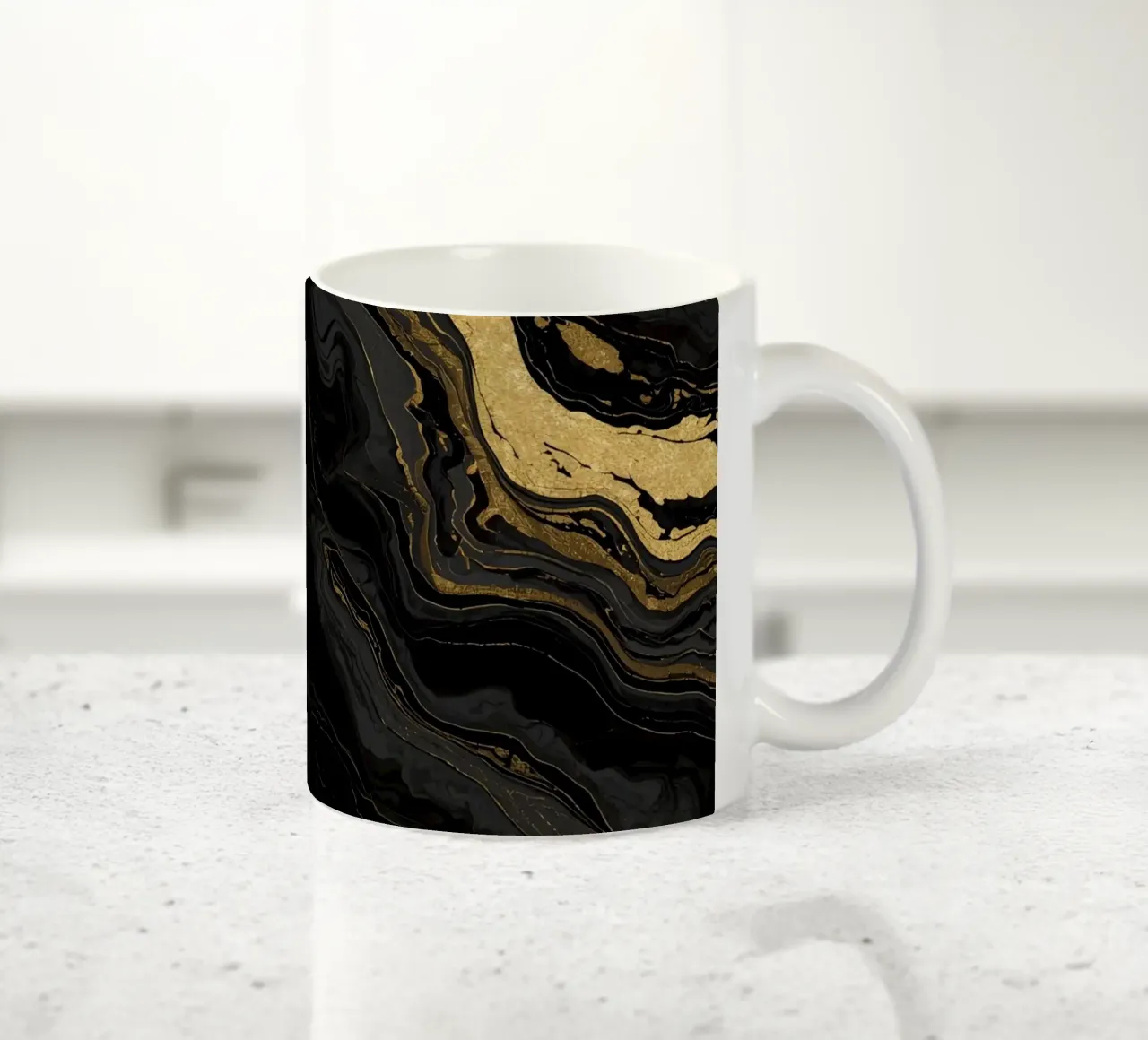 Texture astratta marmorizzata nera, grigia e oro tazza in ceramica da DesignDoodle