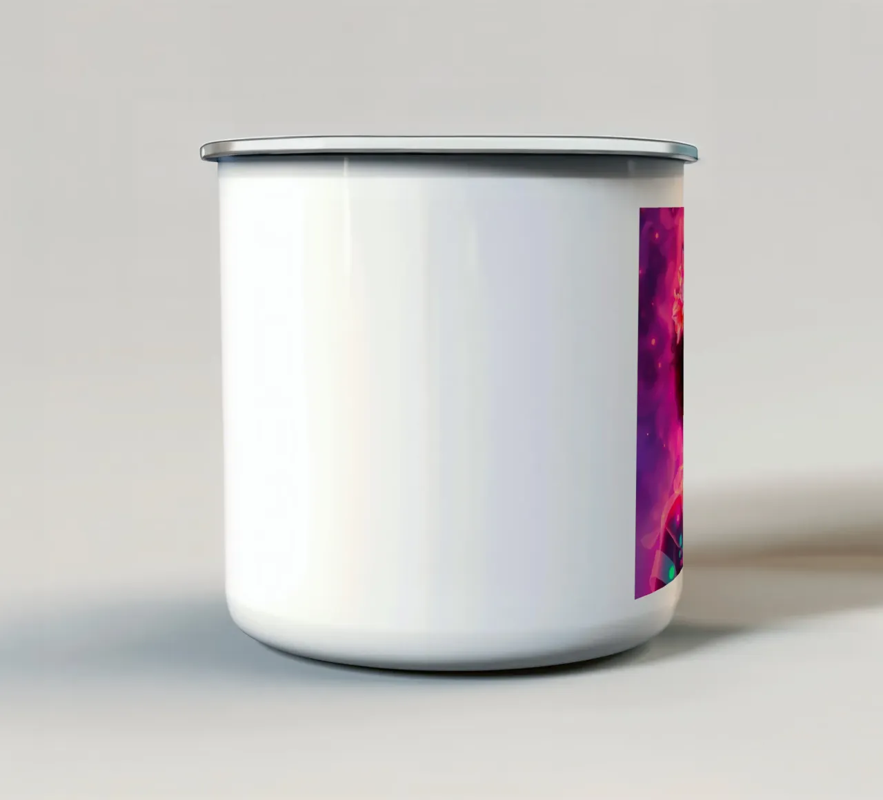 Donna con corona di fiori ritratto tazza in smalto da DesignDoodle