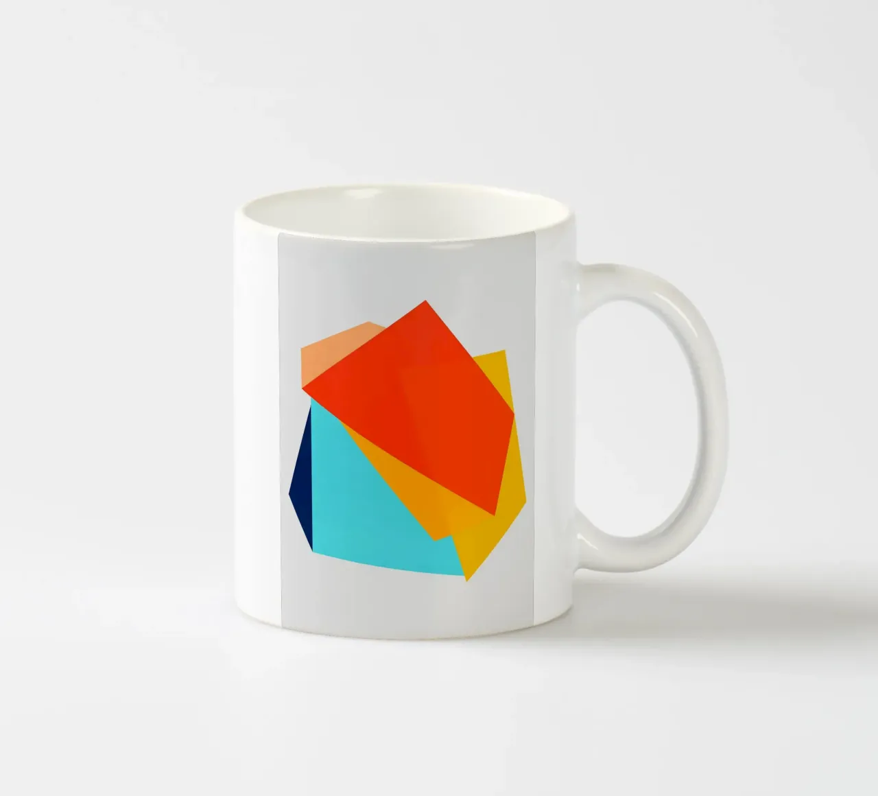 forme sovrapposte forme geometriche tazza in ceramica da Patrick M Gerber
