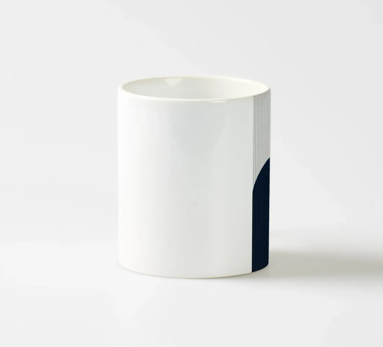 strisce rettangolo arrotondato strisce verticali tazza in ceramica da Patrick M Gerber