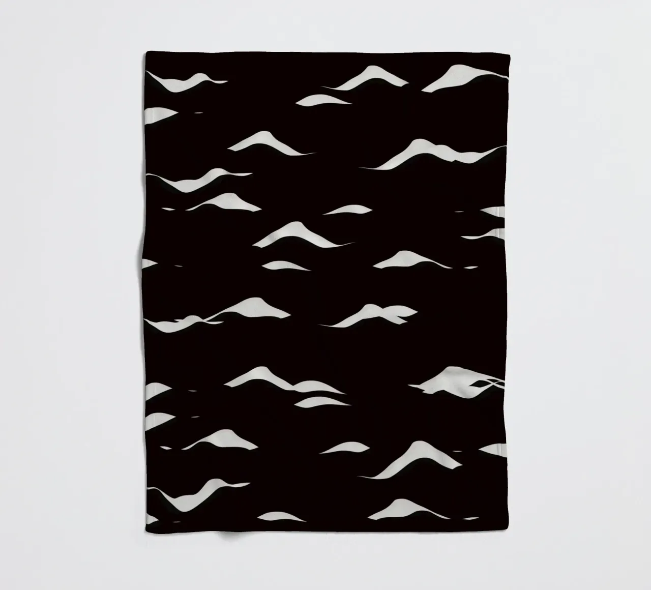 Waves pattern fleece blanket by Little Dean