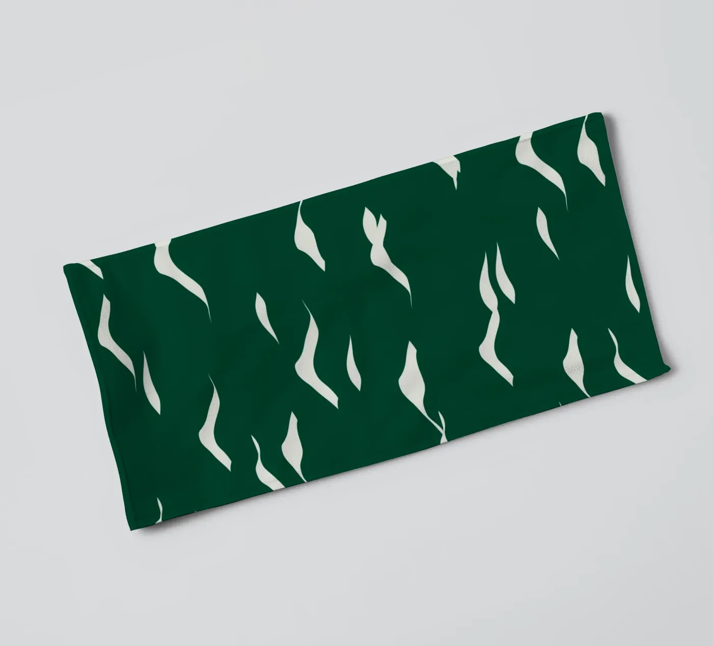 Waves pattern 02 Handtuch von Little Dean