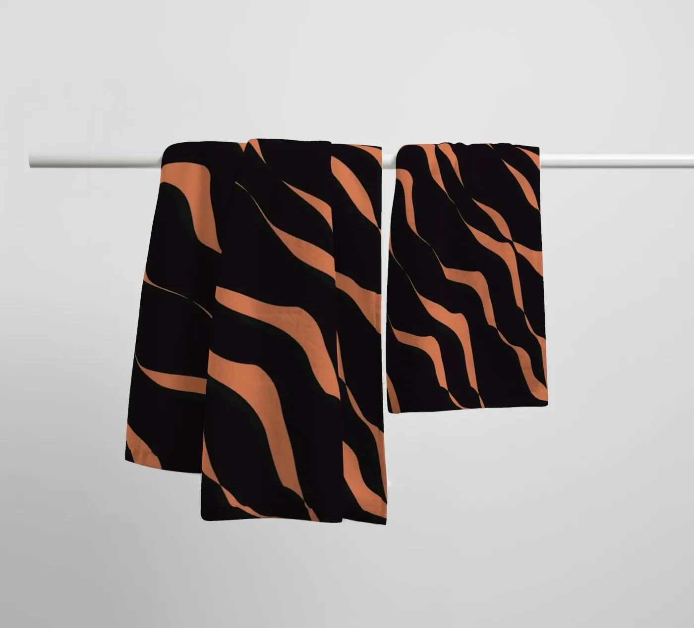 Waves pattern 03 badhanddoek van Little Dean