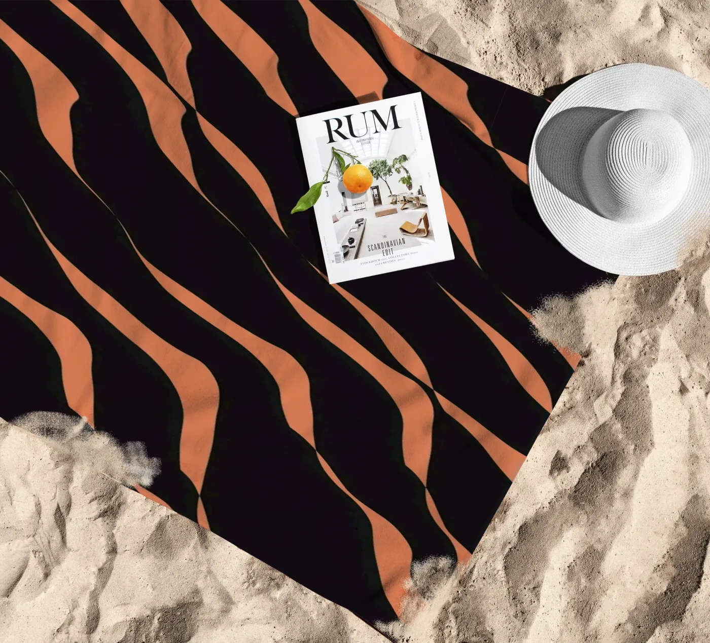 Waves pattern 03 strandhanddoek van Little Dean