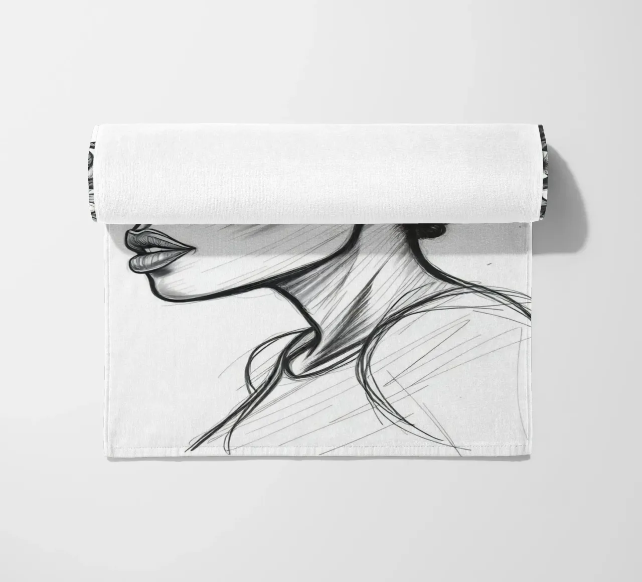 Donna di profilo con corona di fiori Schizzo in bianco e nero telo mare da DesignDoodle