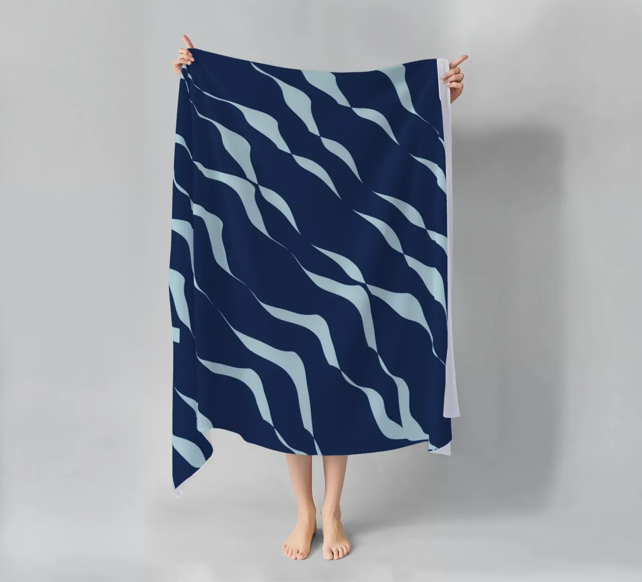 Waves pattern 04 strandhanddoek van Little Dean