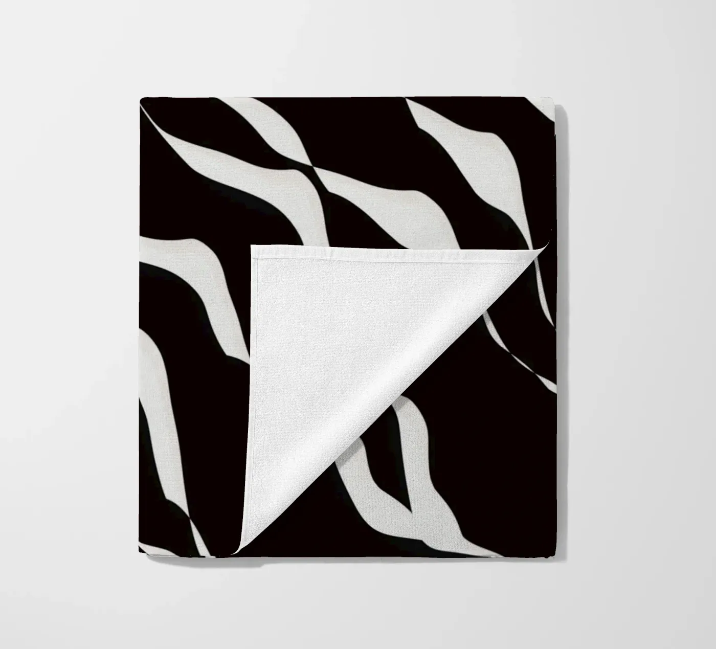 Golven patroon 06 strandhanddoek van Little Dean