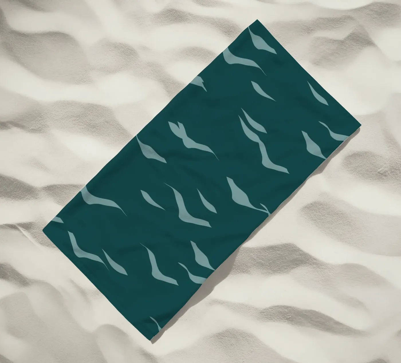 Waves pattern 07 strandhanddoek van Little Dean