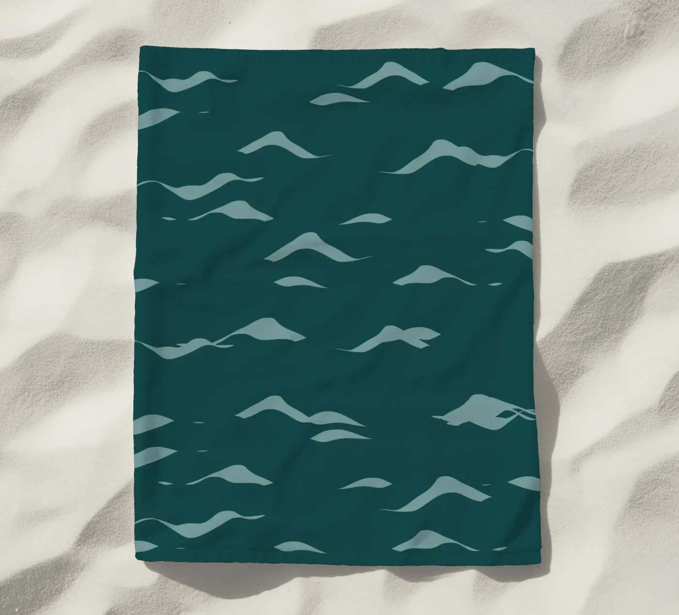 Waves pattern 07 strandhanddoek van Little Dean