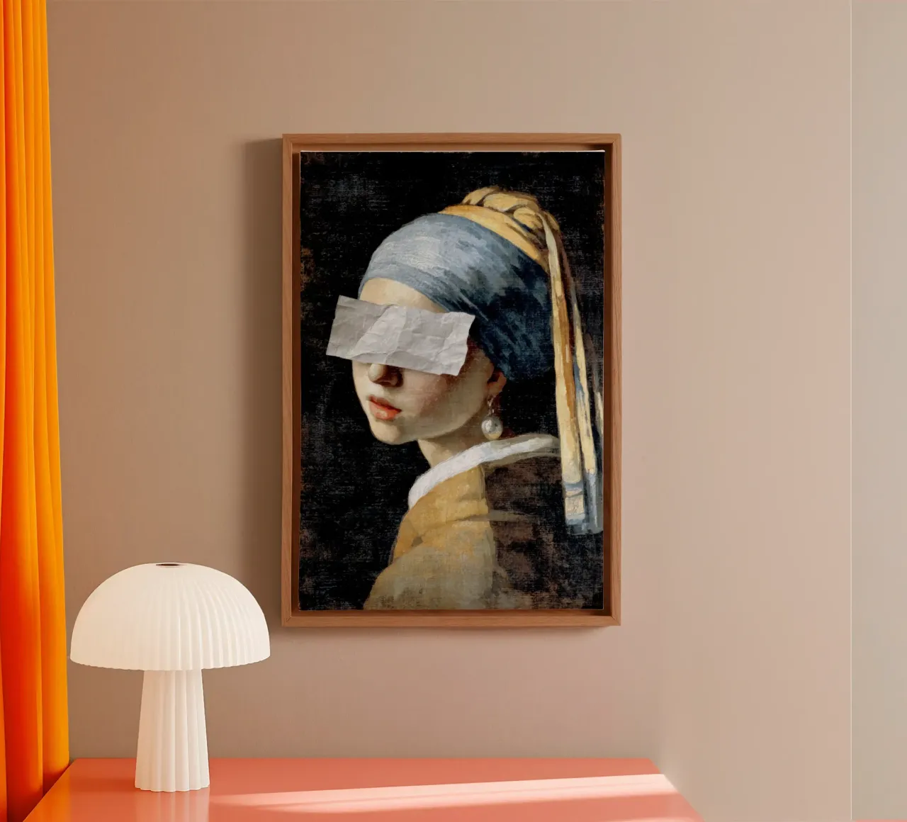 Vermeers Meisje met de parel in speelse vermomming canvas met Baklijst van Modern Muse
