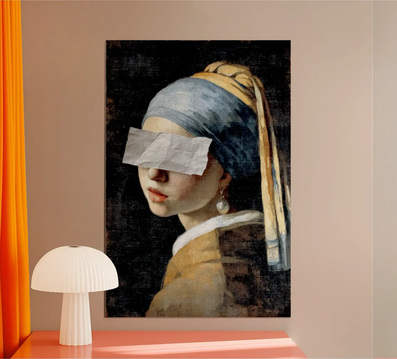 La Ragazza con l'orecchino di perla di Vermeer in un travestimento giocoso poster con telaio in legno da Modern Muse