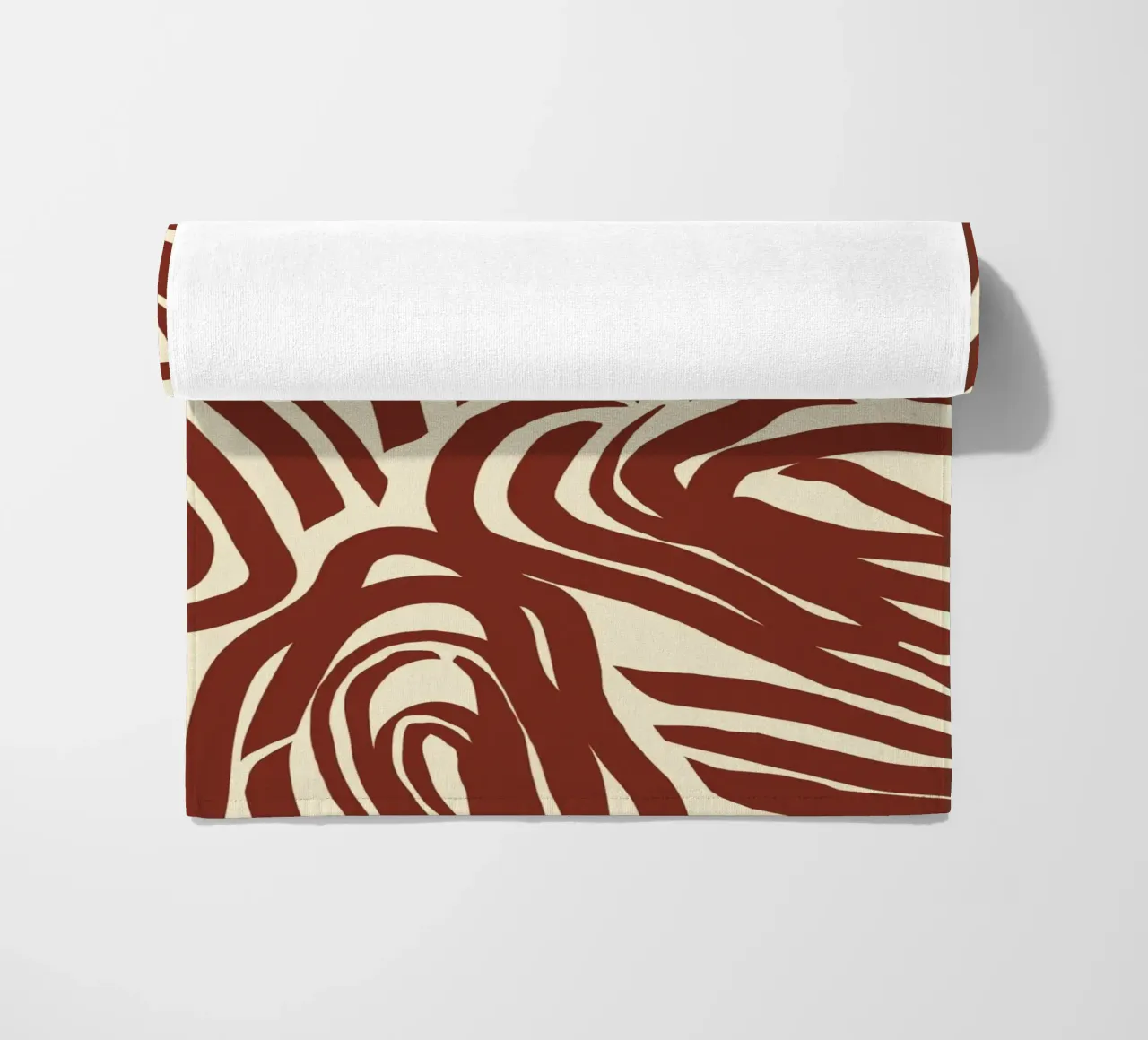 Labyrinth pattern Strandtuch von Little Dean