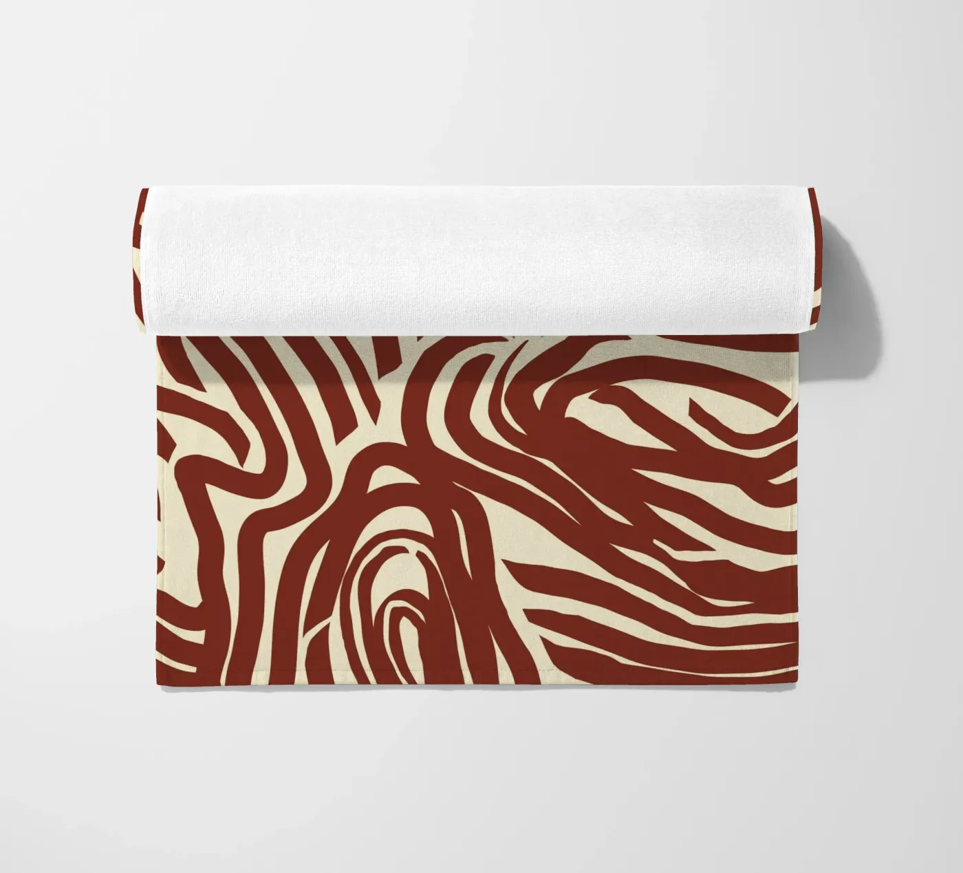 Labyrint patroon strandhanddoek van Little Dean