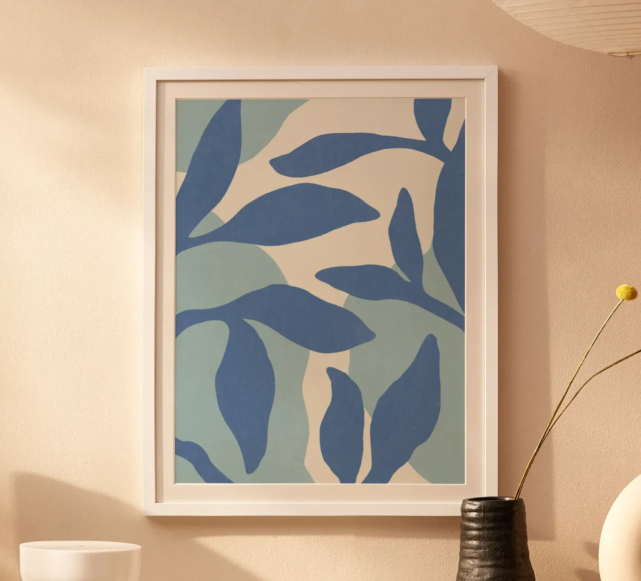 Astratto botanico - Blu poster con telaio in alluminio da MoonlightPrint