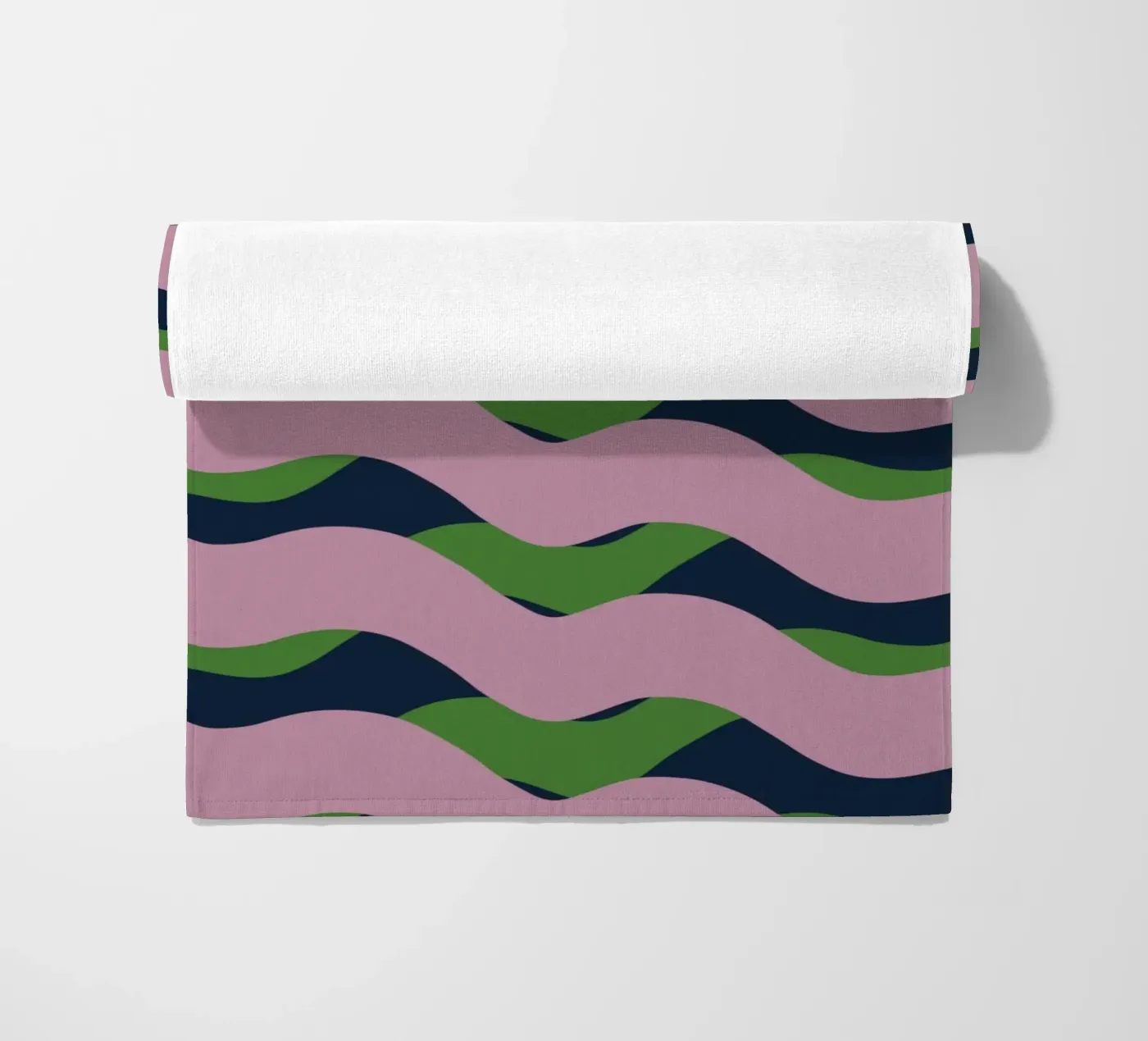 Waves pattern 13 Strandtuch von Little Dean