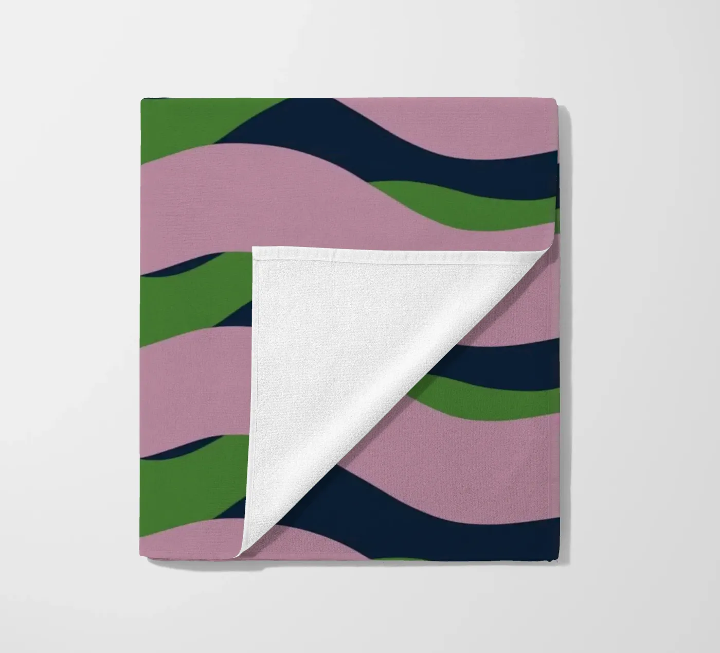 Waves pattern 13 Strandtuch von Little Dean