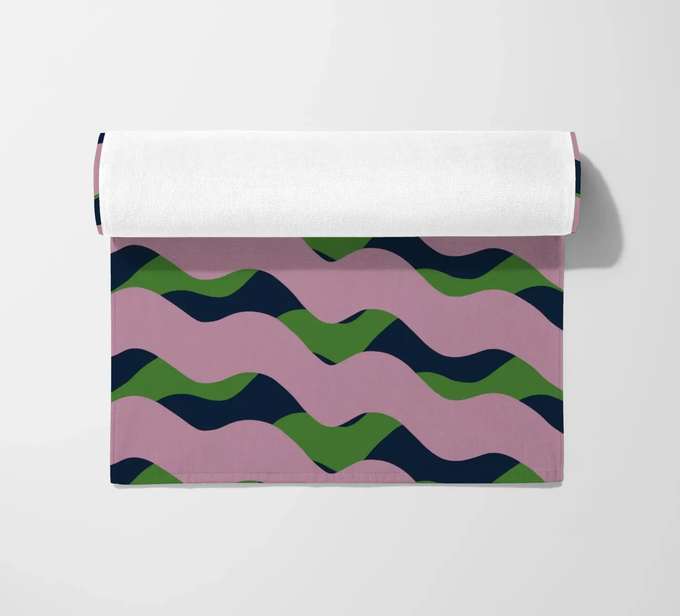 Waves pattern 13 Strandtuch von Little Dean