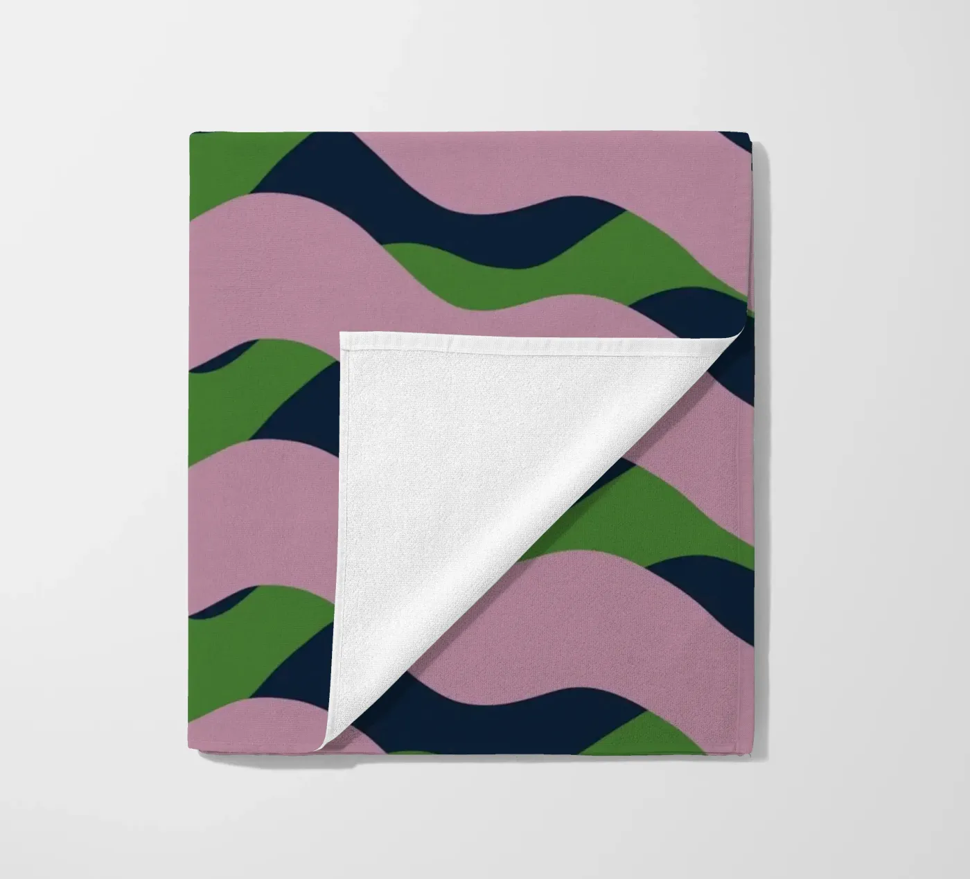 Waves pattern 13 Strandtuch von Little Dean