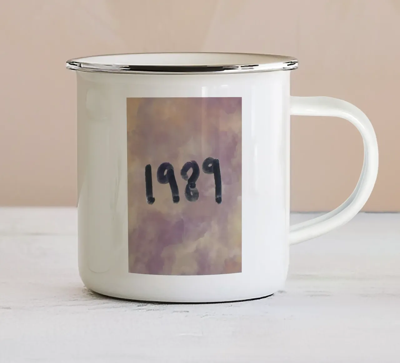 1989 tazza in smalto da Olivia Creator