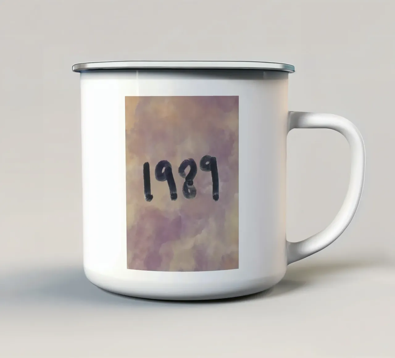 1989 tazza in smalto da Olivia Creator