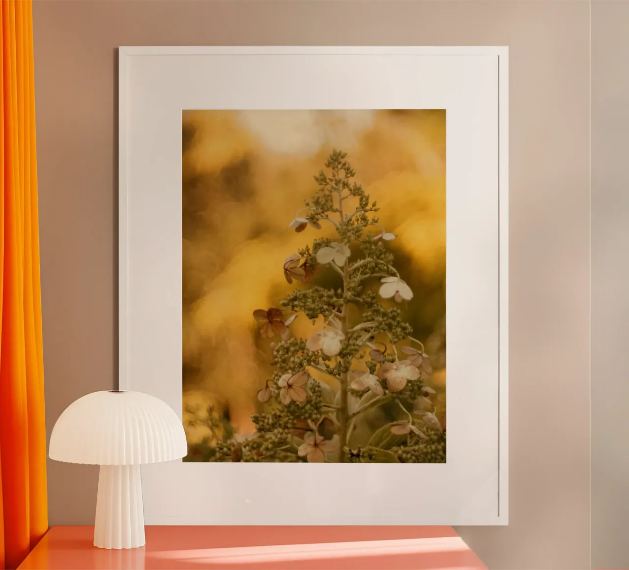 fiori natura poster con telaio in legno da Earthly Visions