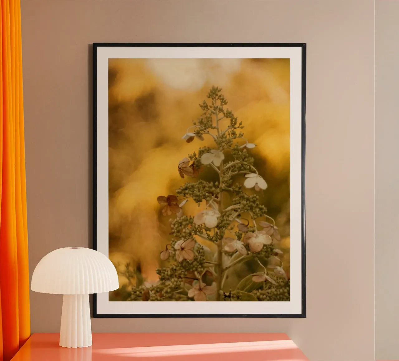 fiori natura poster con telaio in legno da Earthly Visions